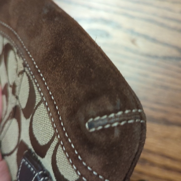 EUC Coach vintage wristlet - Picture 4 of 6